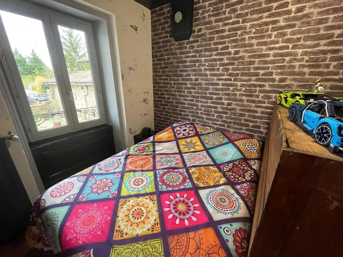 Maison A La Campagne Avec Piscine Hors Sol Saint-Germain-Nuelles Вилла